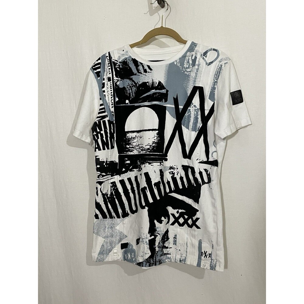 Smugglers Moon mens 100%authentic White Tshirt size XL black/Blue logo